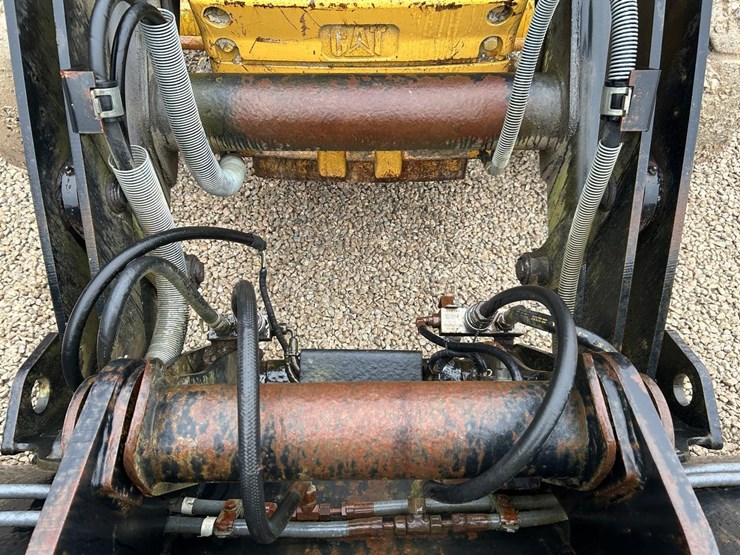 caterpillar-426c-image-9