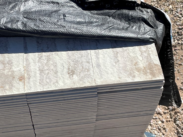 #4341-•-(appx.-308-pieces)-allura-6-¼"-primed-fiber-cement-smooth-lap-siding-image-11