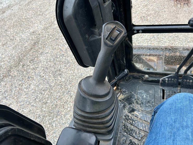 caterpillar-303-image-24