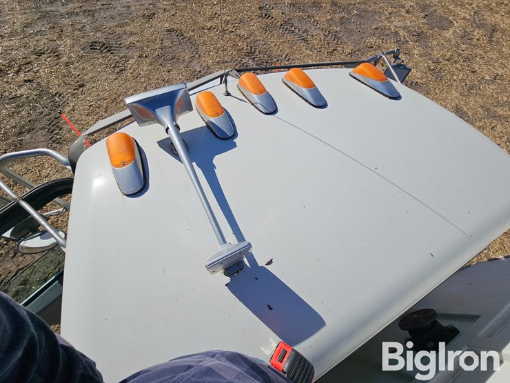 2014-peterbilt-337-image-16