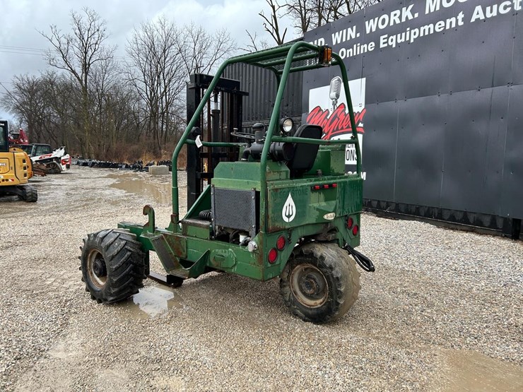 moffett-off-road-forklift-image-2