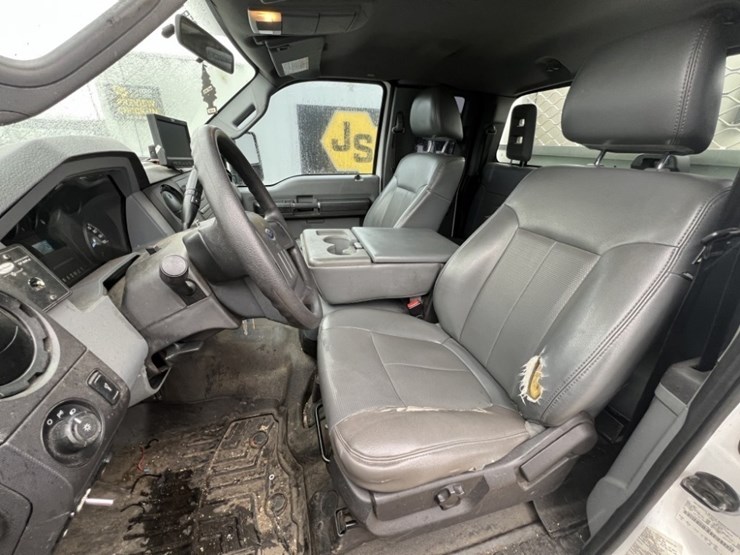 2011-ford-f550-image-30