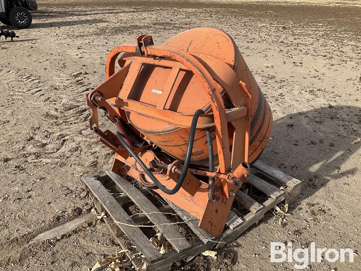 big-red-cement-mixer-image-5