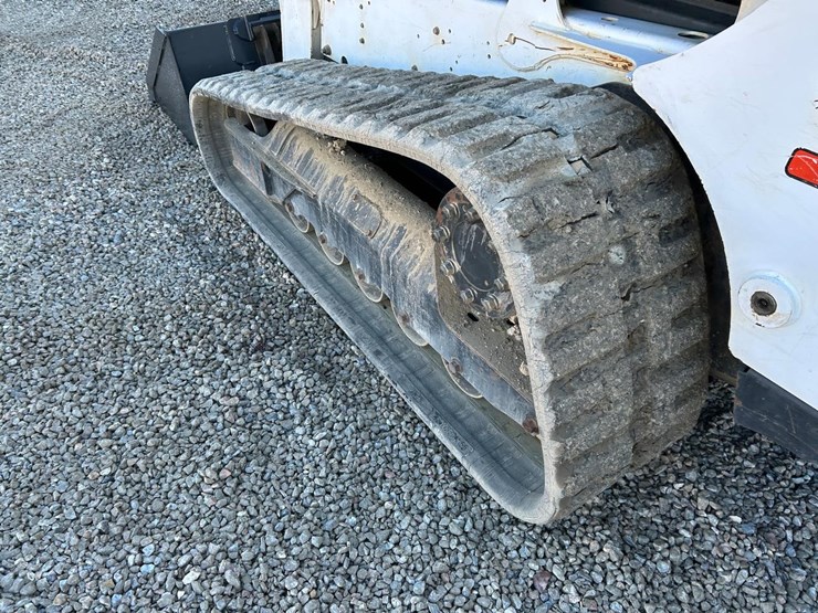 2017-bobcat-t740-image-16