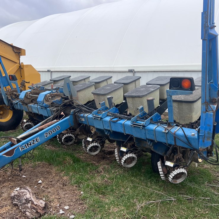 2000 KINZE 2000