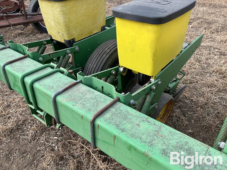 john-deere-7300-image-15