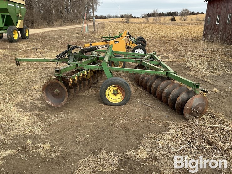 john-deere-bw-image-8