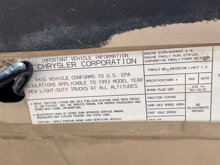 1993-jeep-wrangler-image-30