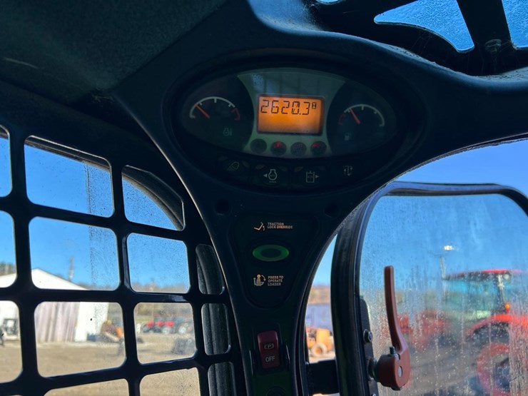 2022-bobcat-s590-image-23