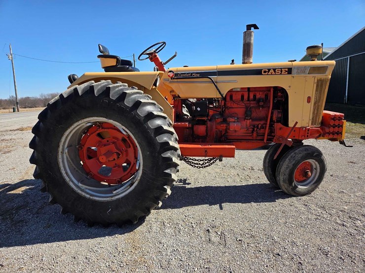 case-730-comfort-king-tractor-image-49