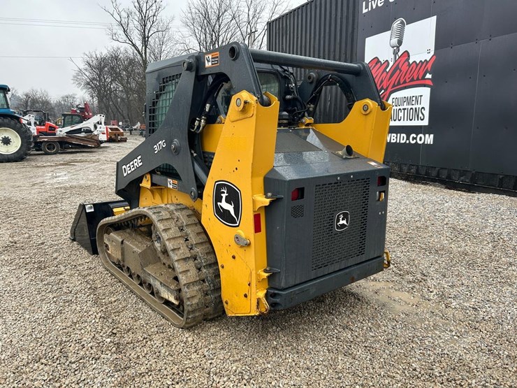 2022-deere-317g-image-2