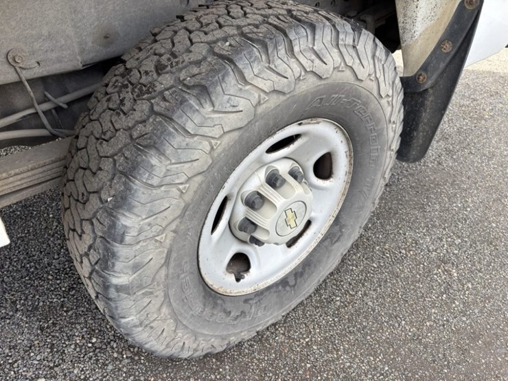 2009-chevrolet-silverado-2500-image-10