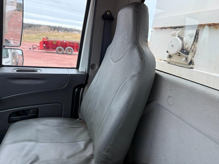 international-7600-image-64