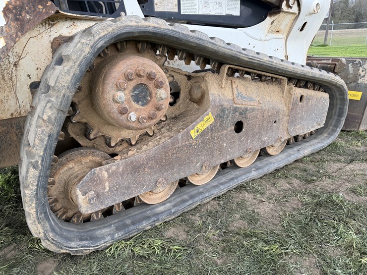 2015-bobcat-t590-image-8