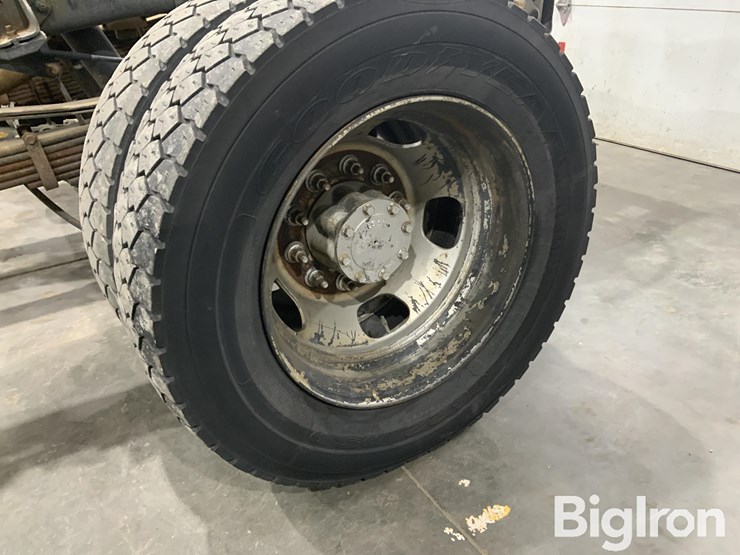 2013-massey-ferguson-730-image-18