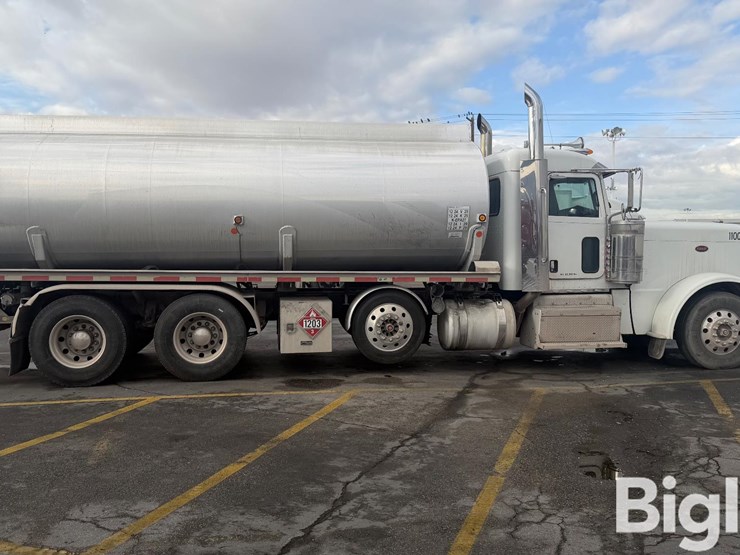 2014-peterbilt-389-image-4