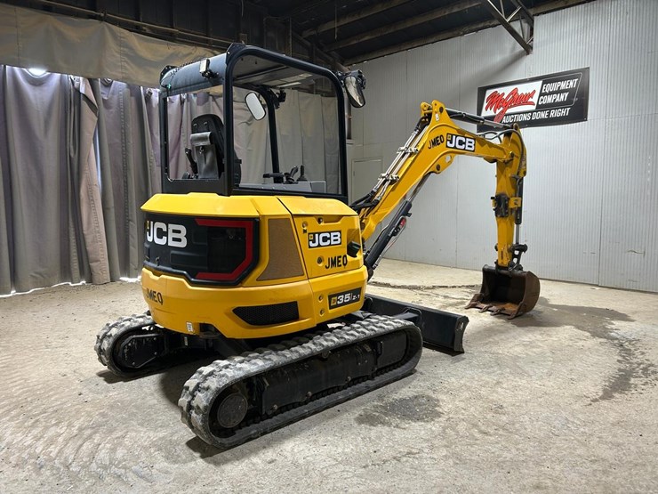 2022-jcb-35z-mini-excavator-image-3