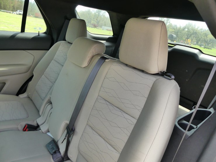 2011-ford-explorer-image-9
