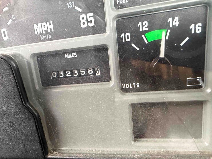 2001-international-4700-image-15