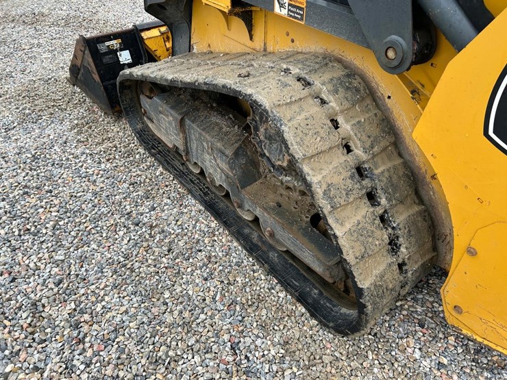 2019-deere-317g-image-17