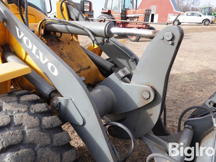 2005-volvo-l30b-image-18