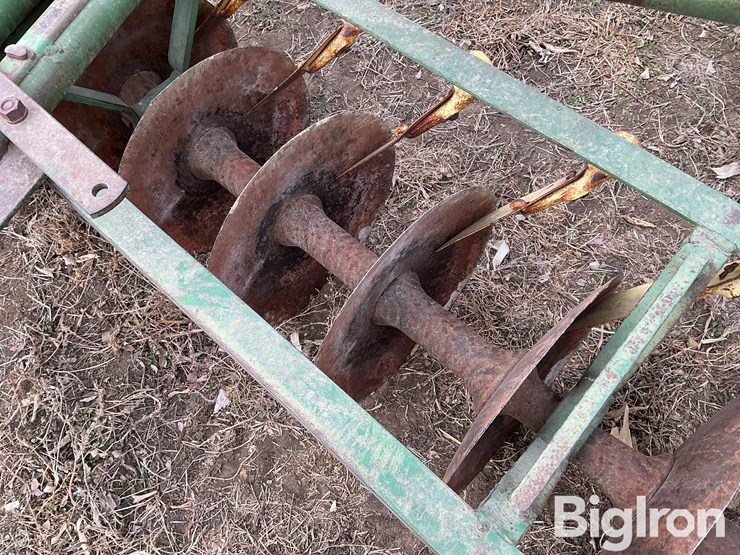 john-deere-bw-image-13