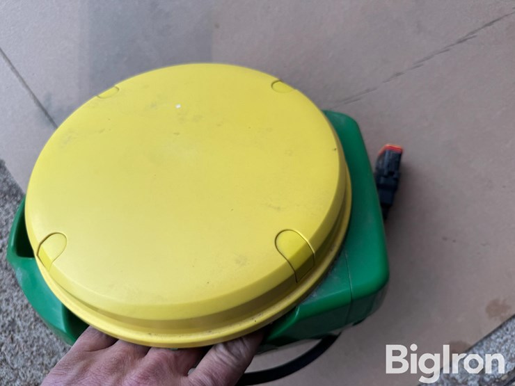 2023-john-deere-7000-image-10