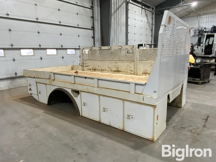 massey-ferguson-730-image-3