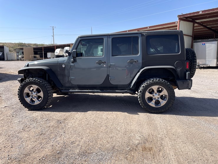 2014-jeep-wrangler-image-2