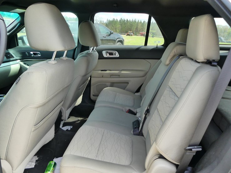 2011-ford-explorer-image-7