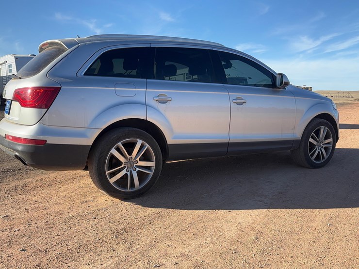 2011-audi-q7-image-4