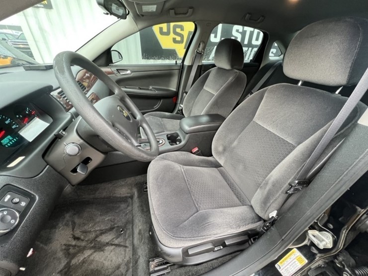 2011-chevrolet-impala-sedan-image-22