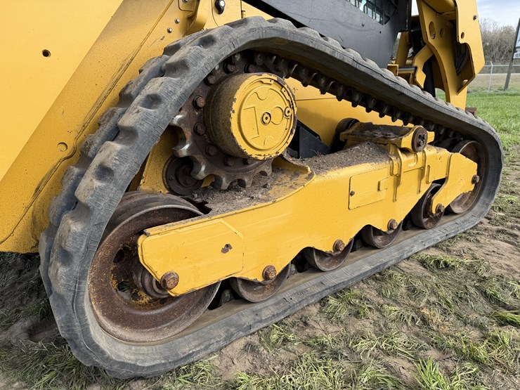 2017-caterpillar-259d-image-7