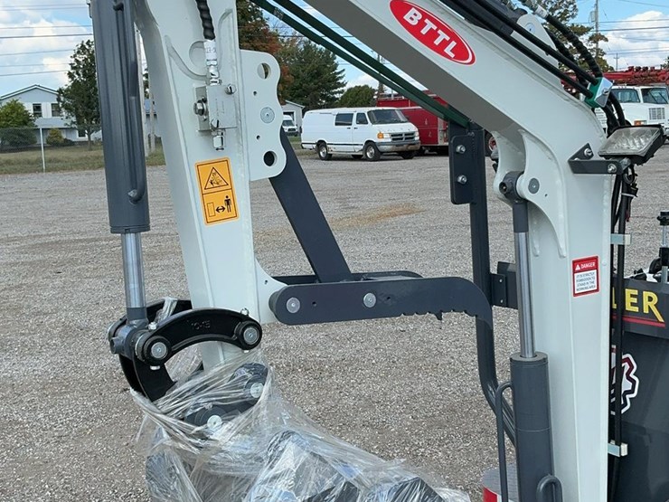 #1214-•-unused-2025-bttl12-excavator-image-7