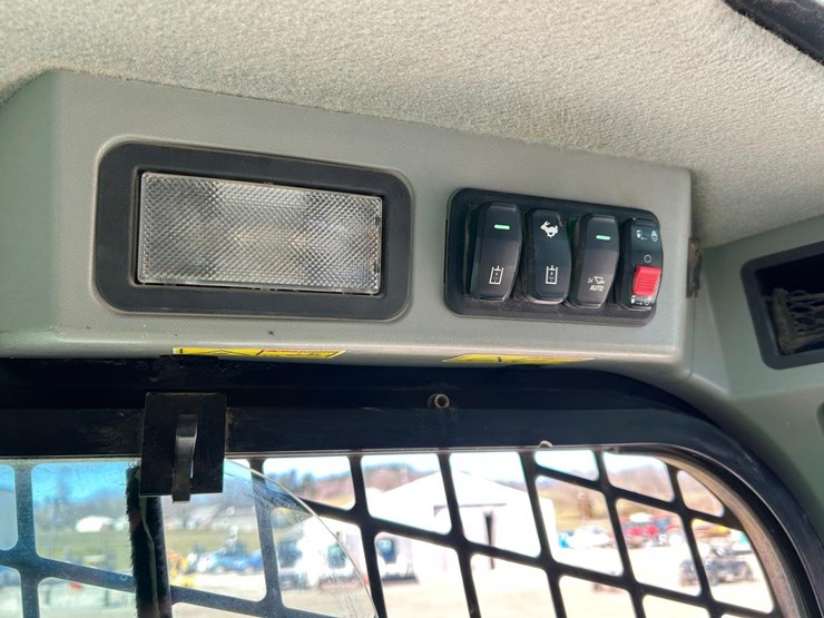 2022-caterpillar-299d3xps-skid-steer-loader-image-25