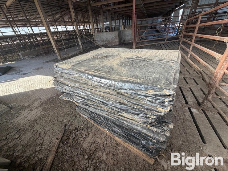 dairy-barn-foam-mats-image-7