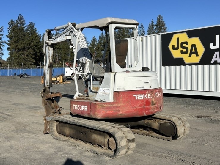 takeuchi-tb35fr-mini-hydraulic-excavator-image-3