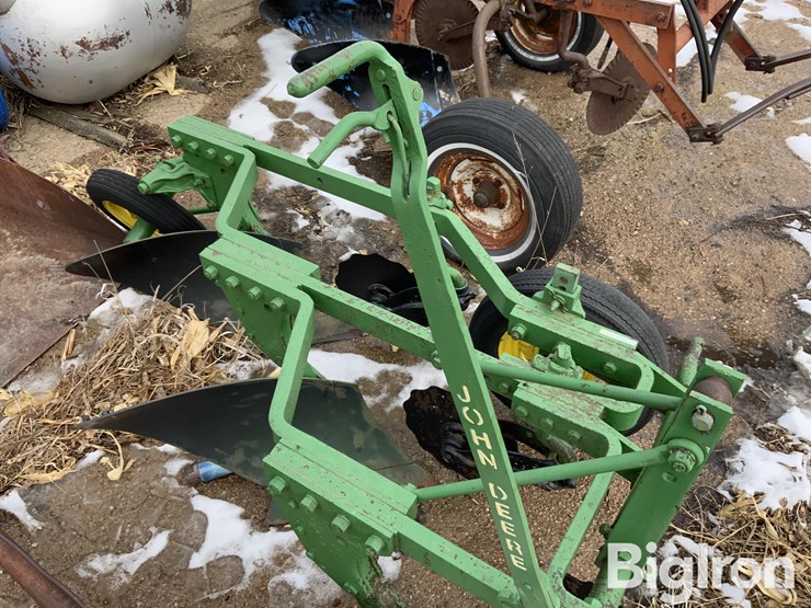 john-deere-810-image-14