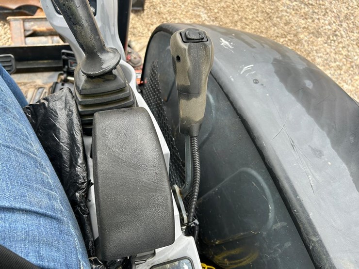 2018-kubota-kx033-4-image-21