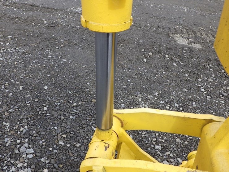 komatsu-pc12uu-image-17