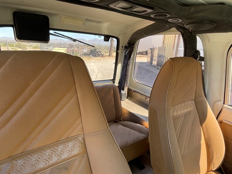 1993-jeep-wrangler-image-44