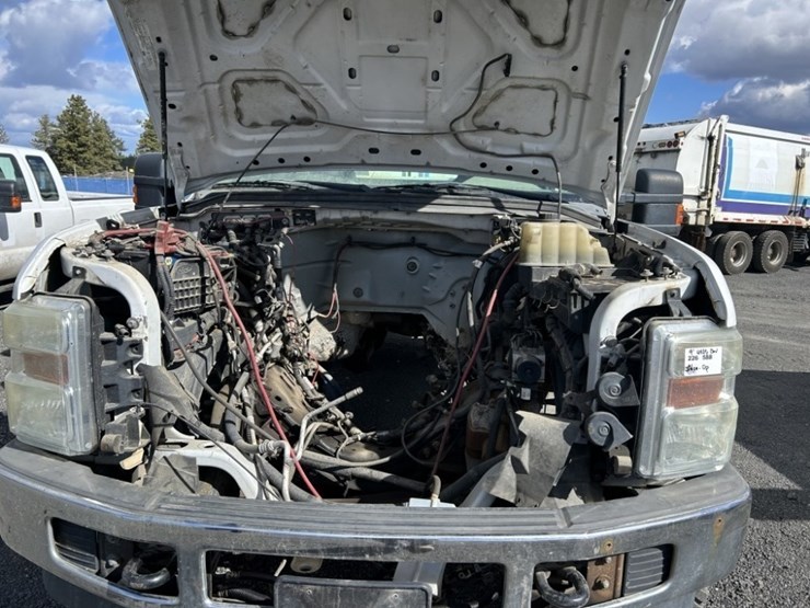 2008-ford-f350-xlt-image-35