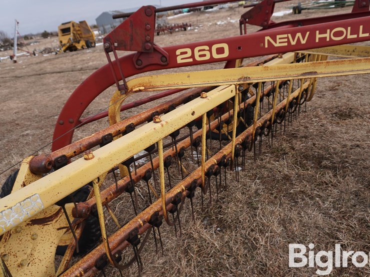 new-holland-260-image-14