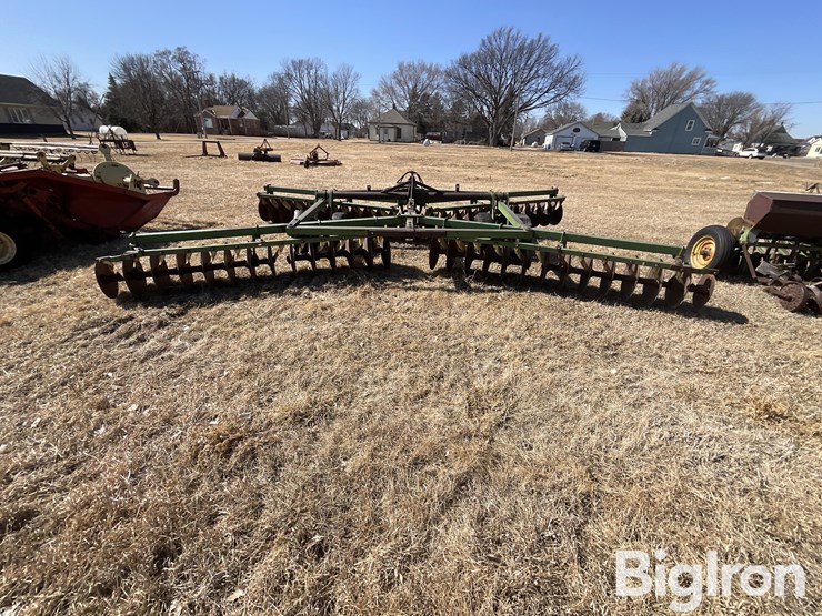 john-deere-17-image-6