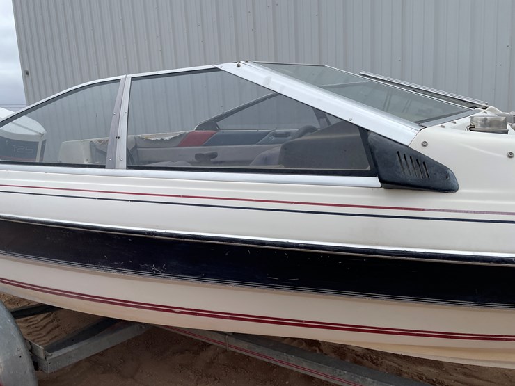 #4331-•-bayliner-boat-and-trailer-(titles-in-delay)-image-4