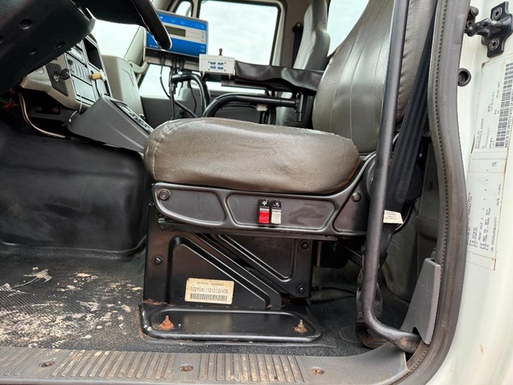 international-7600-image-54