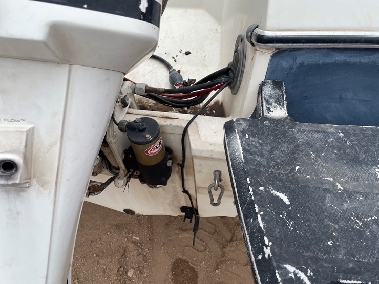 #4331-•-bayliner-boat-and-trailer-(titles-in-delay)-image-10