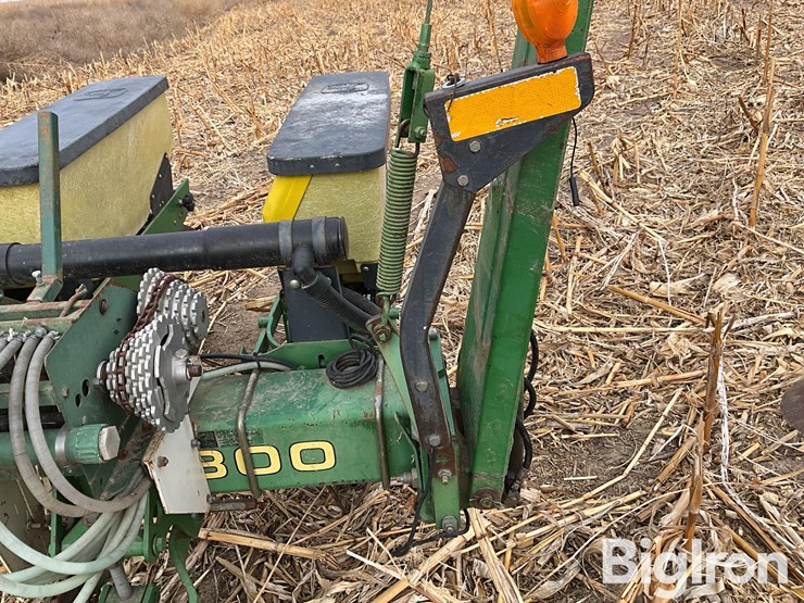 john-deere-7300-image-16