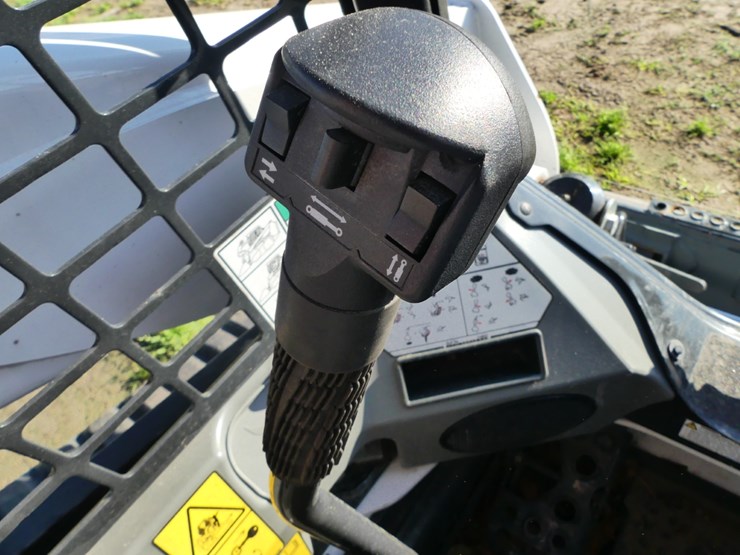 2025-bobcat-t650-image-15