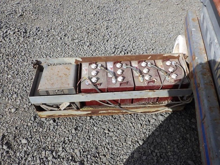 1997-skyjack-sj-3220-scissor-lift-image-13